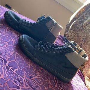 Reef high top sneakers!